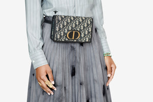30 Montaigne 2-in-1 pouch • Blue Dior Oblique Jacquard