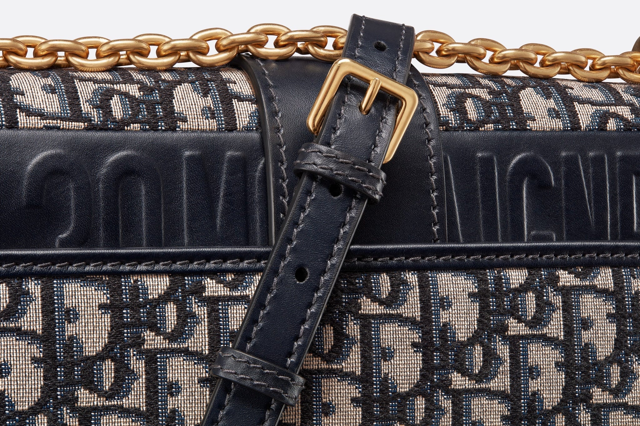 30 Montaigne Box Bag with Chain • Blue Multicolor Dior Oblique Jacquar –  Dior Couture UAE