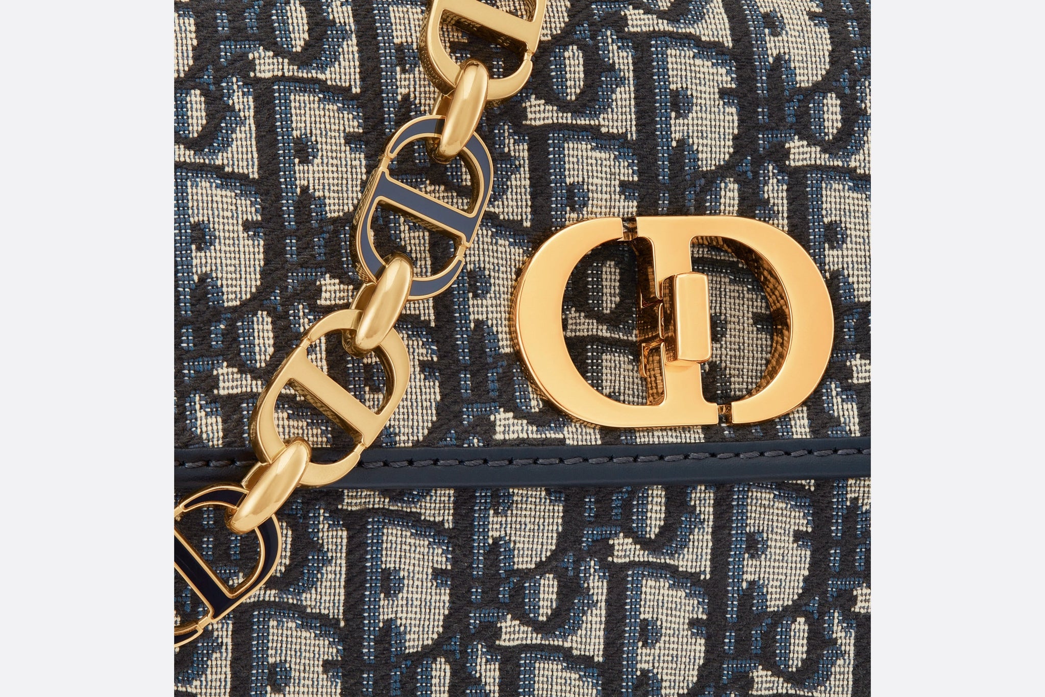 30 Montaigne East-West Bag • Blue Dior Oblique Jacquard – Dior Couture UAE